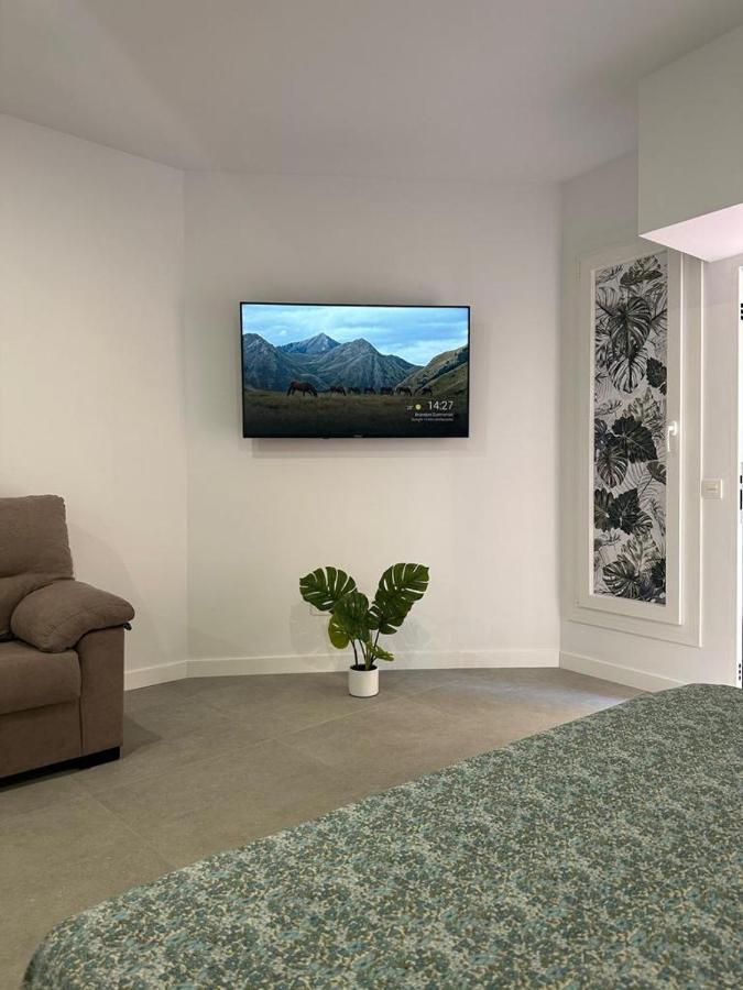 Fantastico Piso A 5 Minutos De La Estacion De Bus Y Tren A Metros De La Playa Apartment Malaga Ngoại thất bức ảnh
