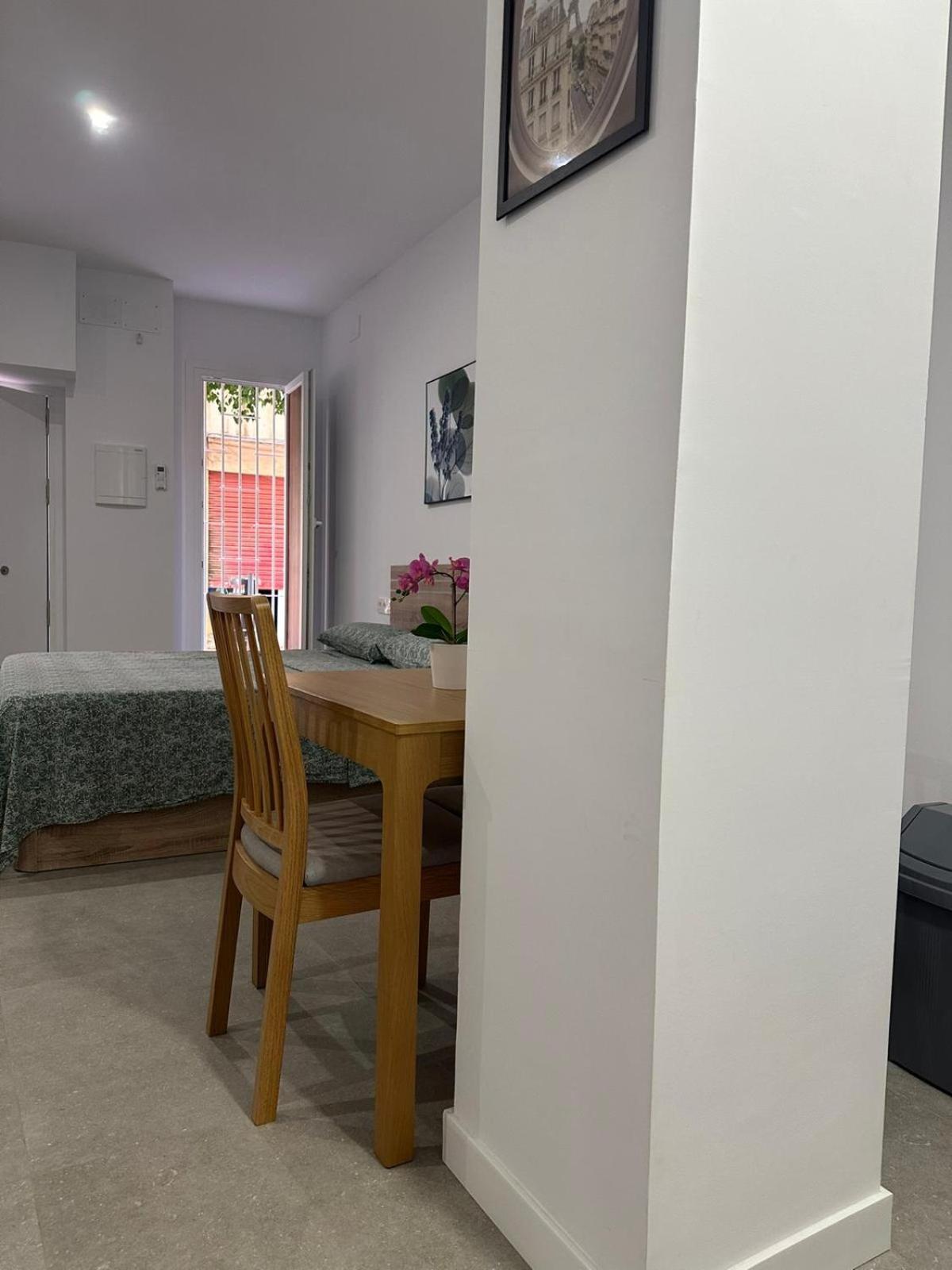 Fantastico Piso A 5 Minutos De La Estacion De Bus Y Tren A Metros De La Playa Apartment Malaga Ngoại thất bức ảnh