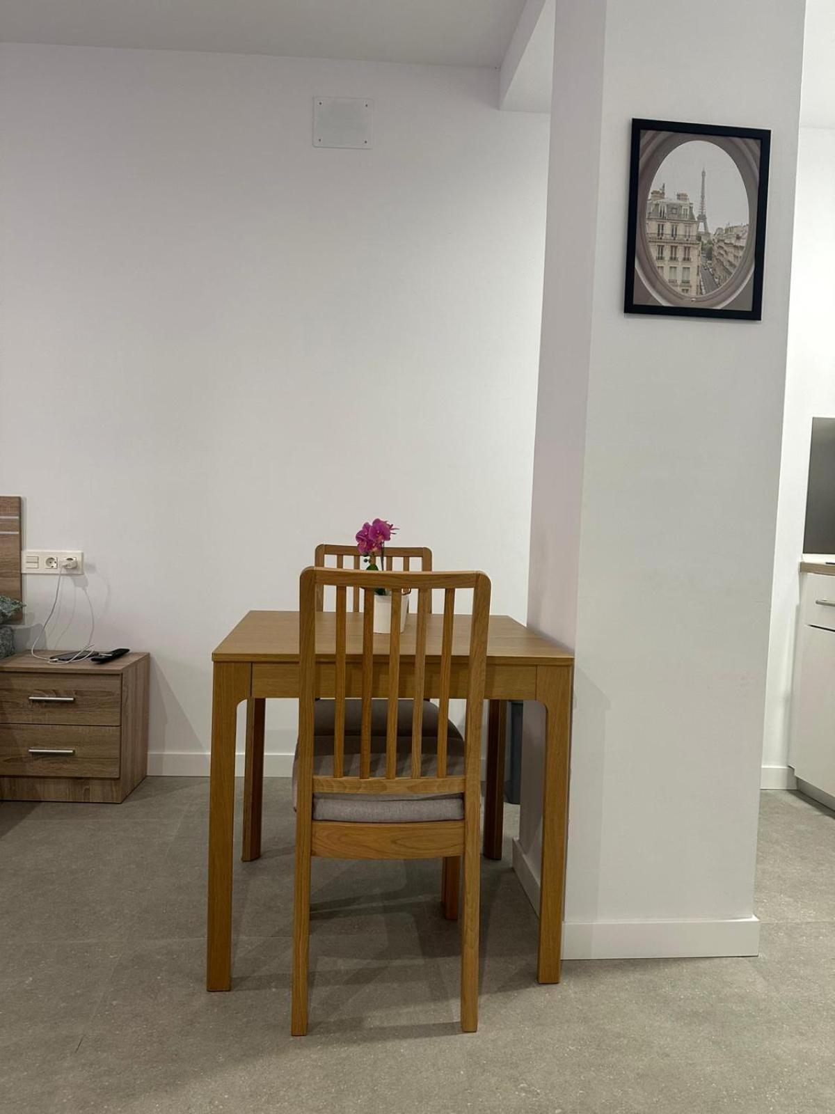 Fantastico Piso A 5 Minutos De La Estacion De Bus Y Tren A Metros De La Playa Apartment Malaga Ngoại thất bức ảnh